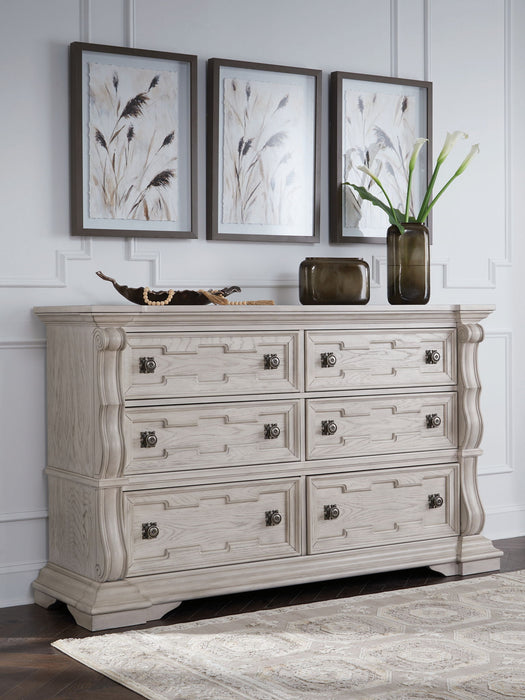 Bruchandi - Dresser